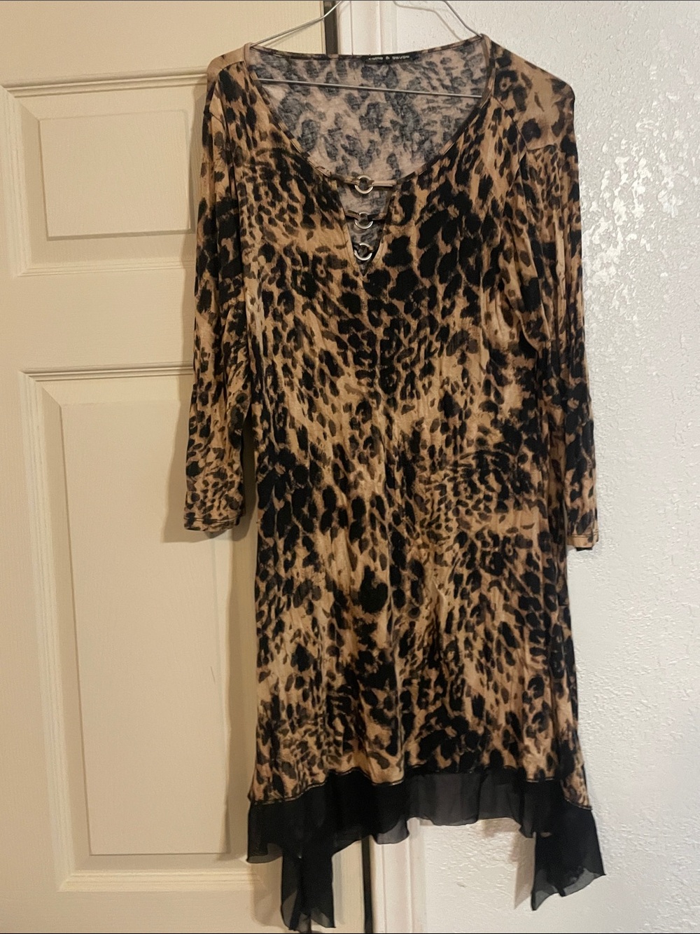 Cable & Gauge Leopard-Print V-Neck Tunic in Brown and Black